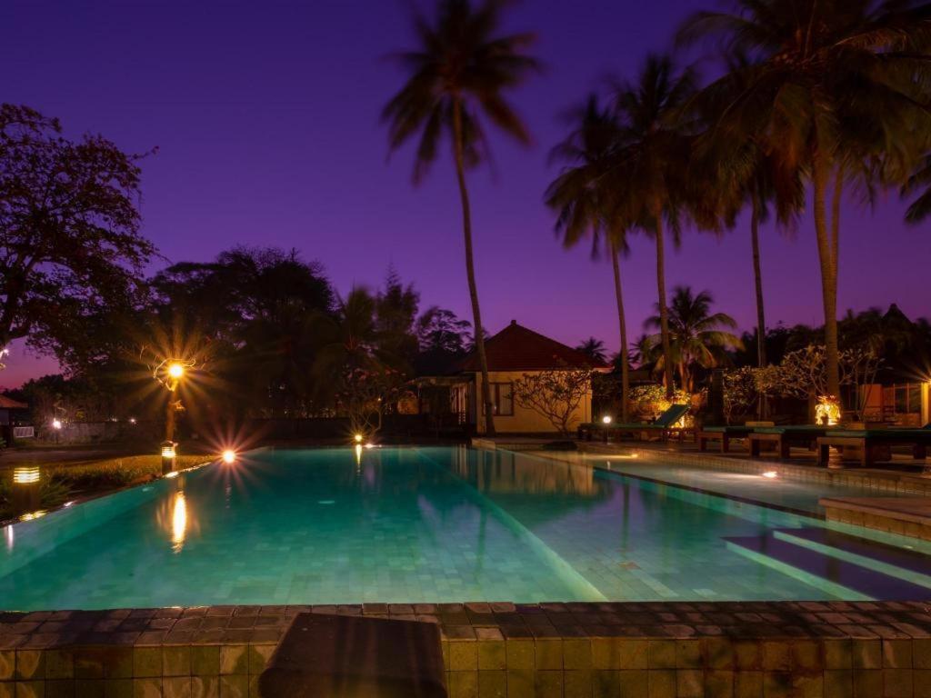Oyo 1508 Mascot Beach Hotel Mangsit Exterior foto