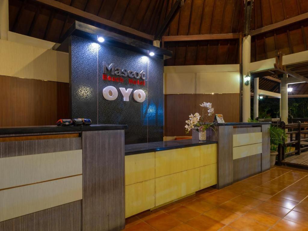 Oyo 1508 Mascot Beach Hotel Mangsit Exterior foto