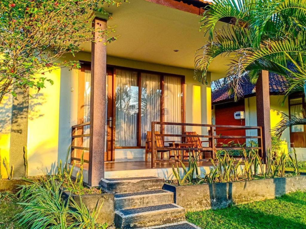 Oyo 1508 Mascot Beach Hotel Mangsit Exterior foto